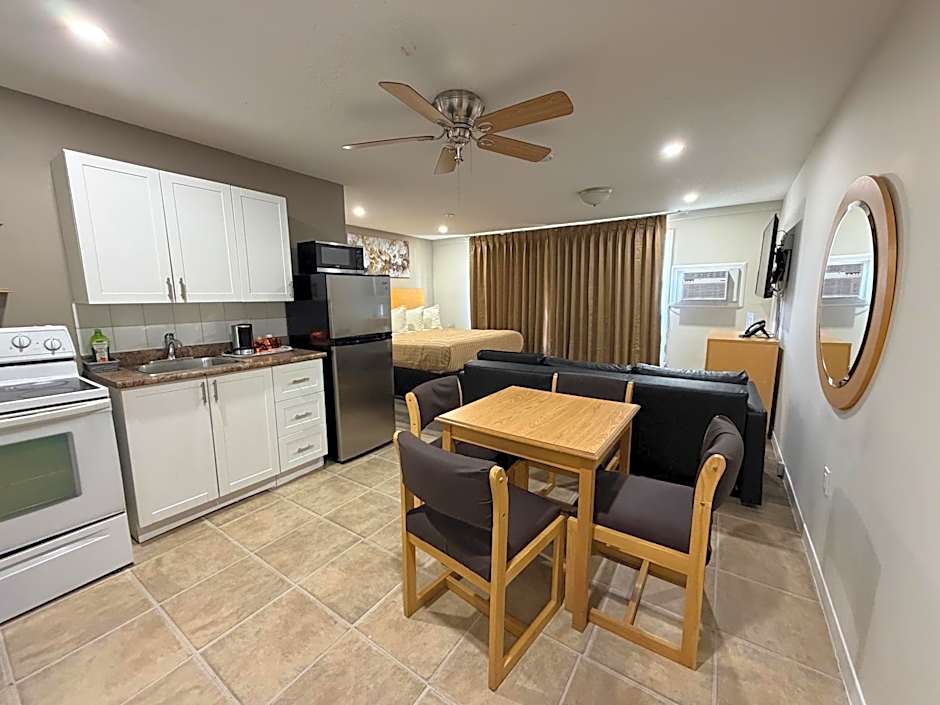 Perth Plaza Inn & Suites