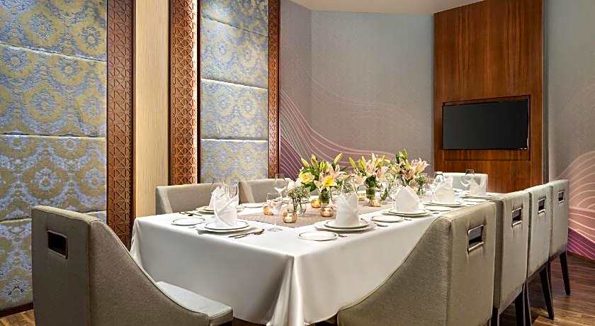 WOW Crest, Indore - IHCL SeleQtions