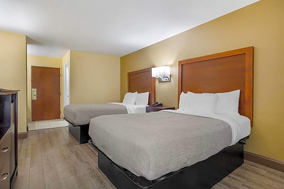 Photo 1 of 4 of 2 Double Beds