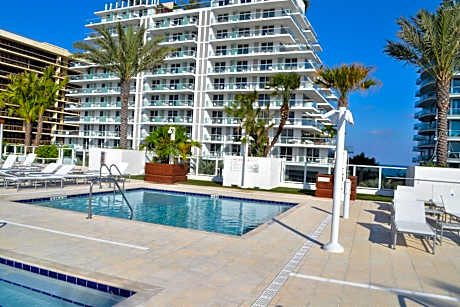 Grand Beach Hotel Surfside West
