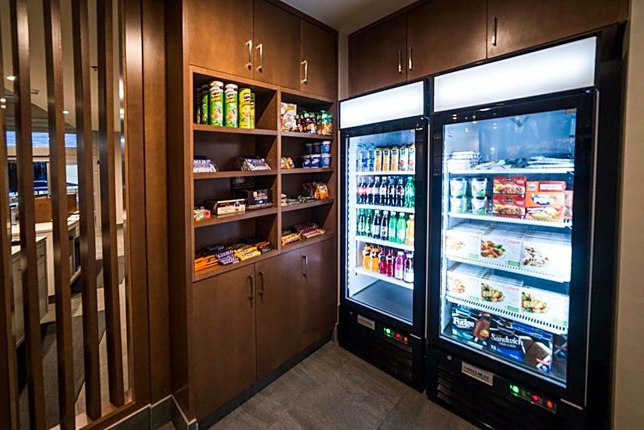 Holiday Inn Express & Suites West Edmonton-Mall Area By IHG