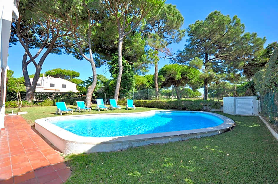 Perfect Retreat Overlooking Pinhal Golf Course, Private pool, Off-street parking