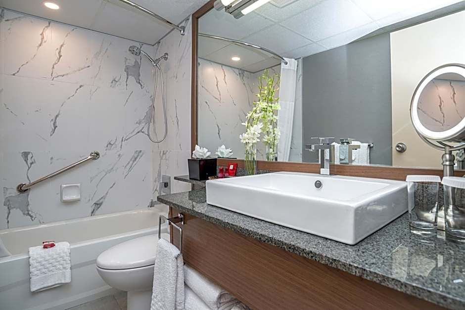Best Western Premier Chateau Granville Hotel & Suites & Conference Centre