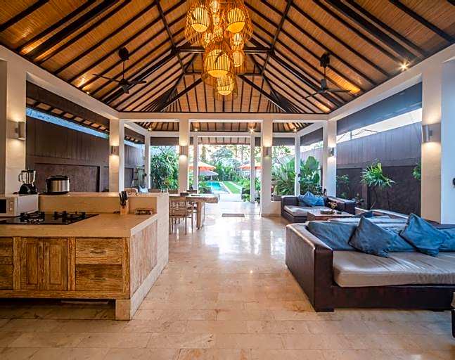 3 BR Shakti Villa With Private Pool in Canggu