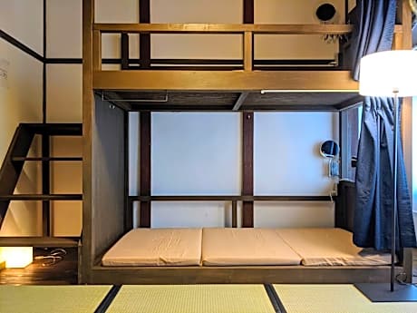 Economy Quadruple Room with Shared Bathroom
