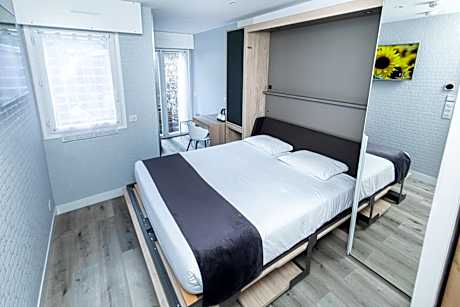 Superior Double Room with bath and garden view