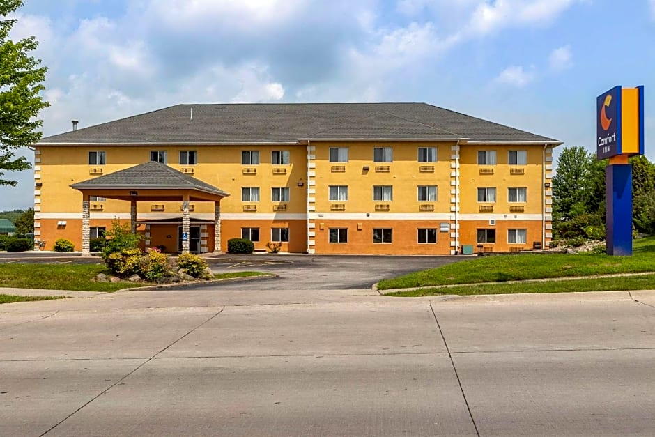 Comfort Inn Muscatine near Hwy 61