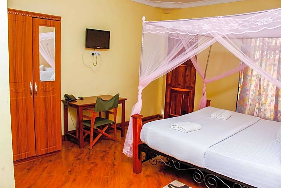 Bright Star Hotel & Safaris