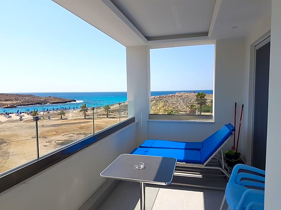 Christopher's Sandy Beach Suites