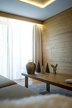 Junior Suite with Mountain View
