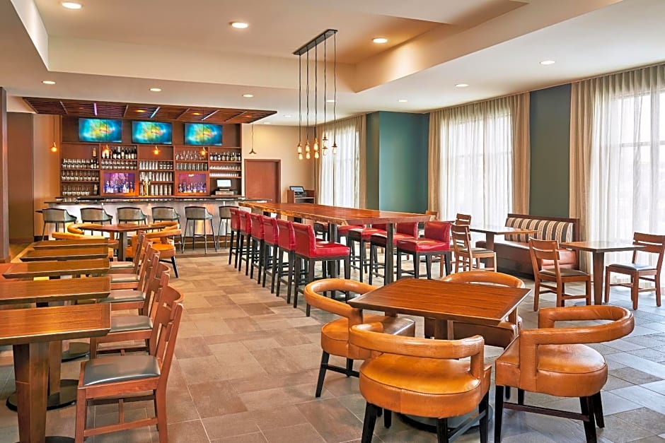 Four Points by Sheraton Fargo Medical Center