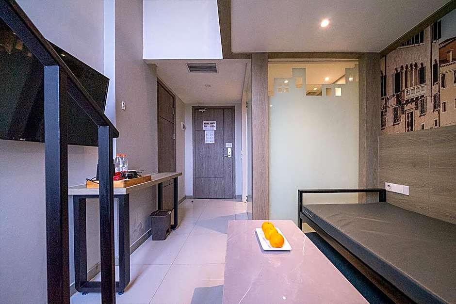 The Life Styles Hotel Surabaya