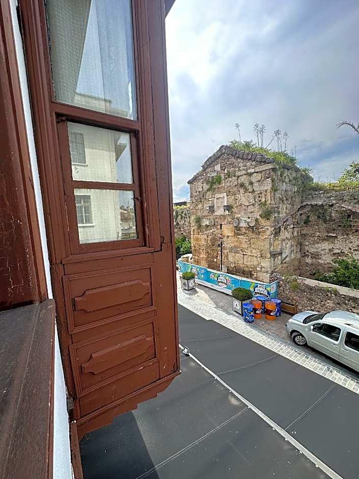 Lords Hostel & Pub – Antalya, NJ