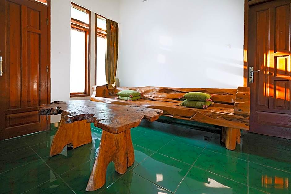 OYO 93248 Villa Syariah Astuti Lestari