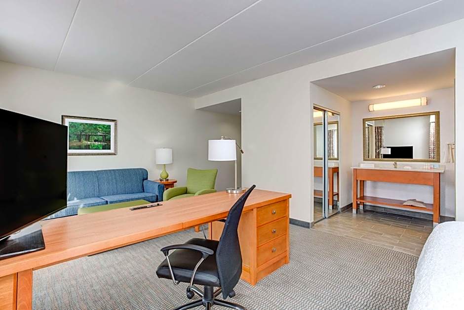 Hampton Inn By Hilton And Suites Manchester