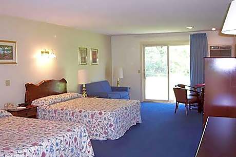 2 Queen Beds  Non-Smoking