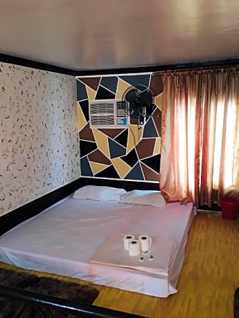 Family Room for 6 People with Private Bathroom