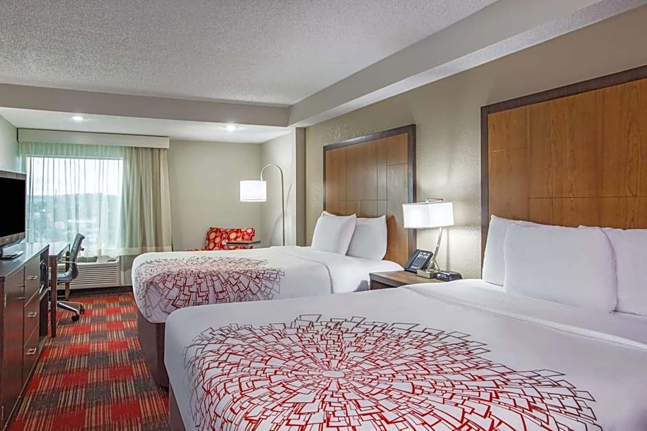 La Quinta Inn & Suites by Wyndham DC Metro Capitol Beltway