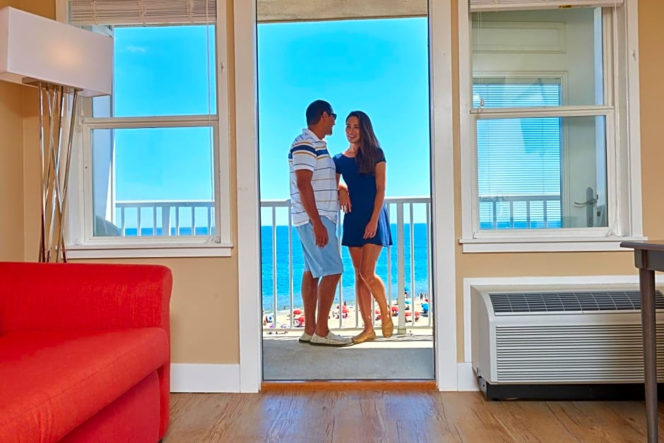 Commander Hotel & Suites
