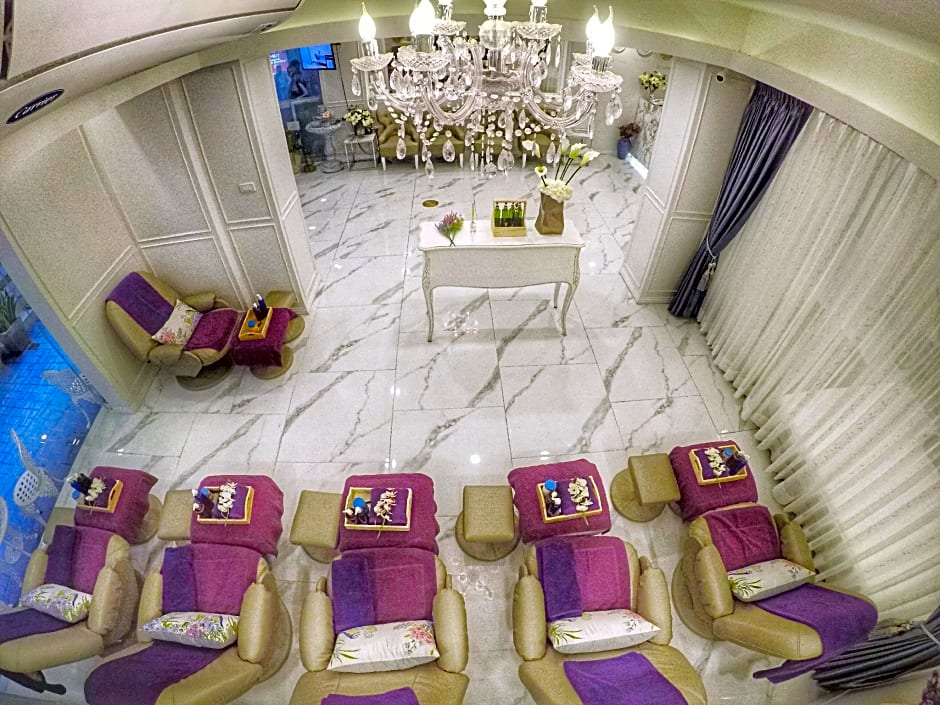 De Lavender Bangkok Hotel