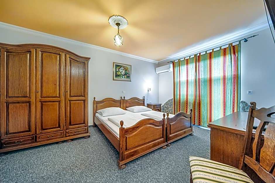Garni Hotel & Apartments Terano