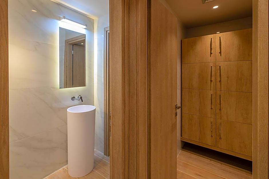 Ionian Plaza Hotel & Spa