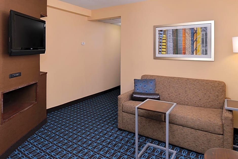 Fairfield Inn and Suites by Marriott Dayton Troy