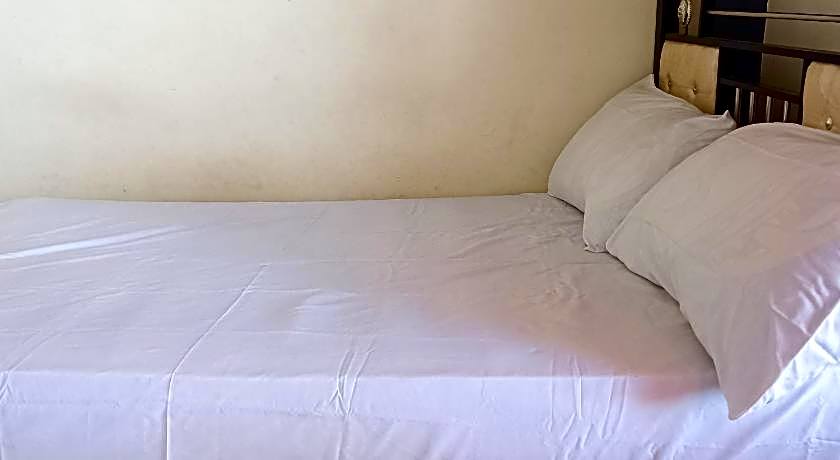 OYO Life 92847 Penginapan Muslim Walker