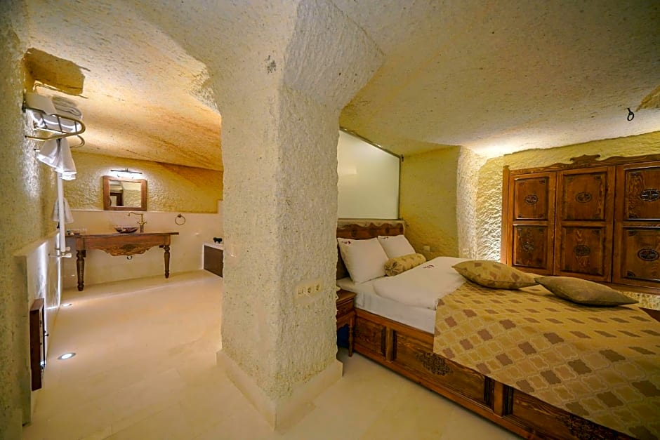 Fairyland Cave Hotel