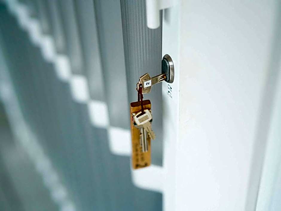 ROUTE - Cafe and Petit Hostel