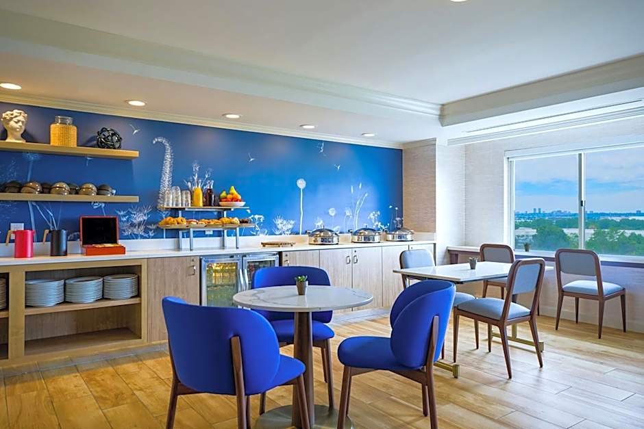 Renaissance by Marriott Meadowlands Hotel