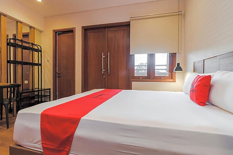 RedDoorz Plus @ CBD Bintaro