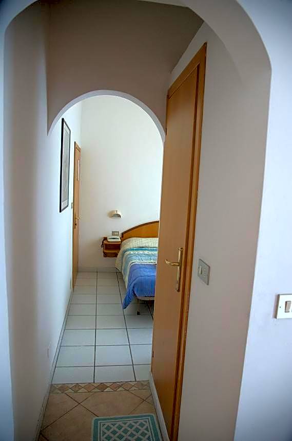 Hotel Annarita-mezza pensione plus- spiaggia inclusa