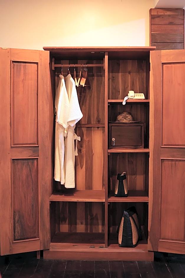 Royal Peacock Boutique Hotel