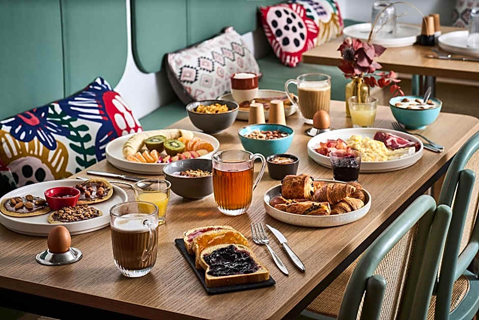 Hotel Cervantes by Happyculture