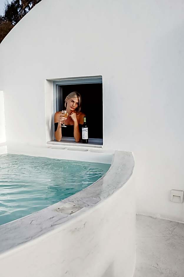 Sun Angelos Oia - Luxury Cave Suites