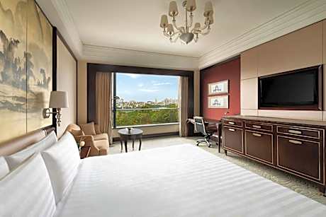 Deluxe King Room with River View
