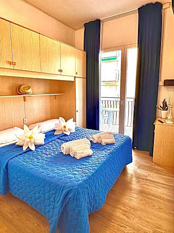 Small Double Room with Parking