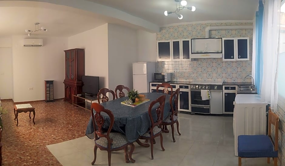 A Beautiful spacious Two Bedroom Apartment CB8EV