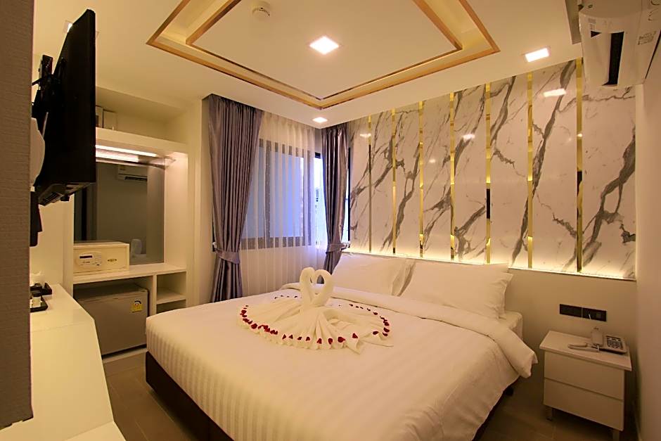 Pratunam Atrium Hotel