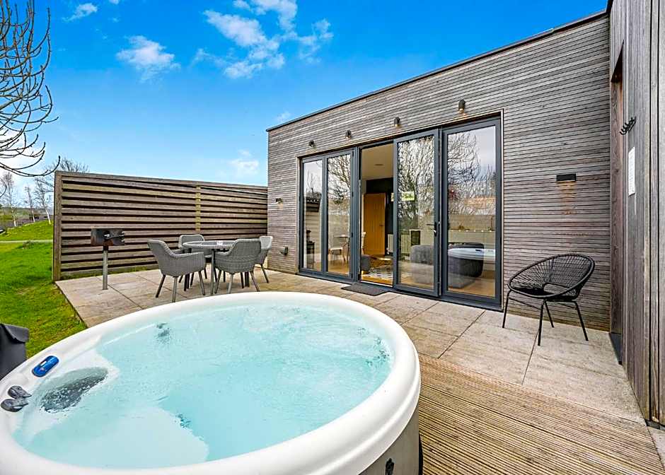 Swanborough Lakes Luxury Lodges