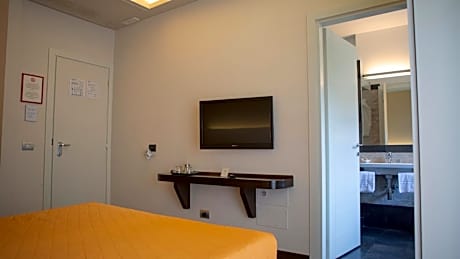 Deluxe Double or Twin Room with Balcony