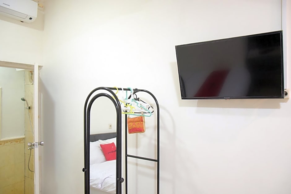 RedDoorz near GOR Satria Purwokerto