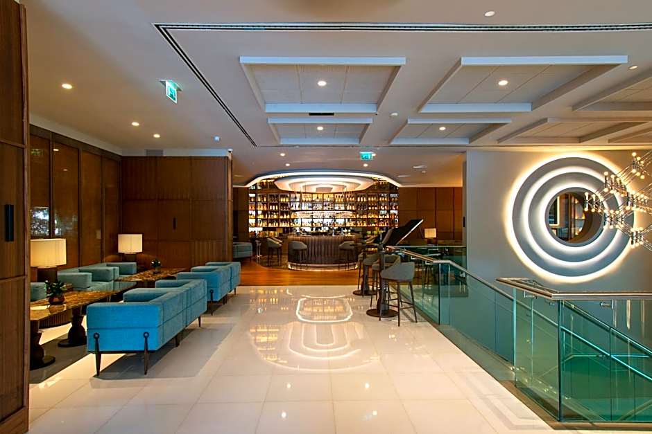 Sana Malhoa Park Hotel