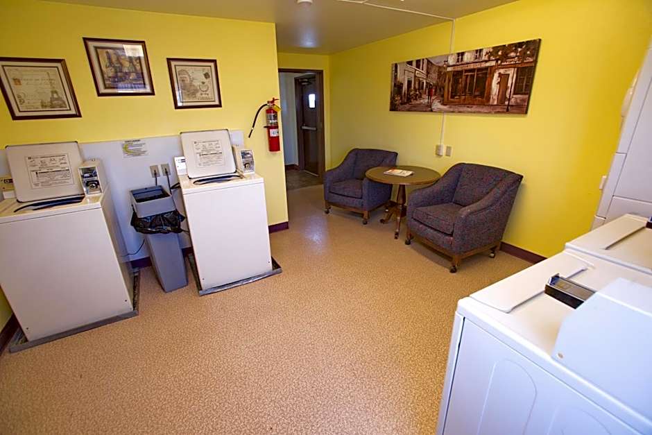 Super 8 by Wyndham Elko