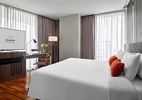 Three-Bedroom Penthouse with Balcony