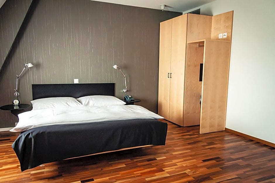 Royal Hotel - Urban Living