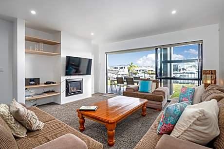 3 Bedroom Apartment Sea View