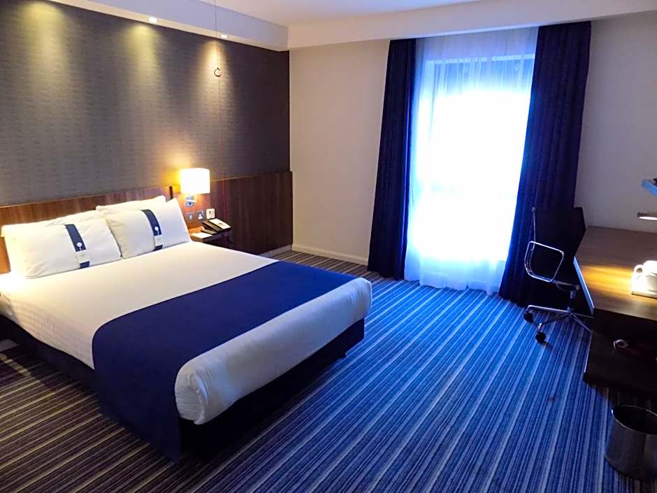 Holiday Inn Express Dunstable By IHG