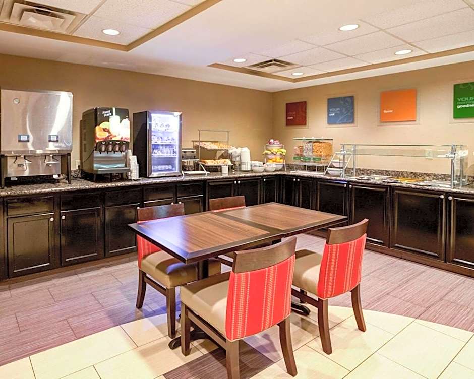 Comfort Suites Airport